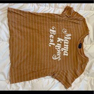 Mama Knows Best tee